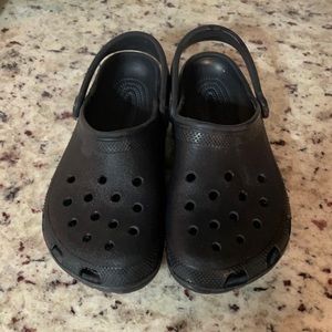 BLACK CROCS